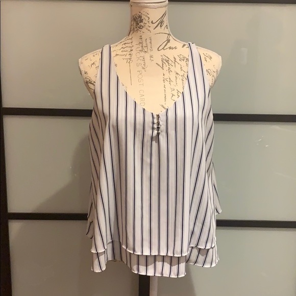 blouse - Picture 1 of 1